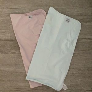 Ollie Swaddles. Excellent condition. Barely used.